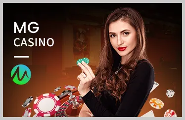 Game thủ đang tập trung cao độ trước màn hình máy tính chơi eSports